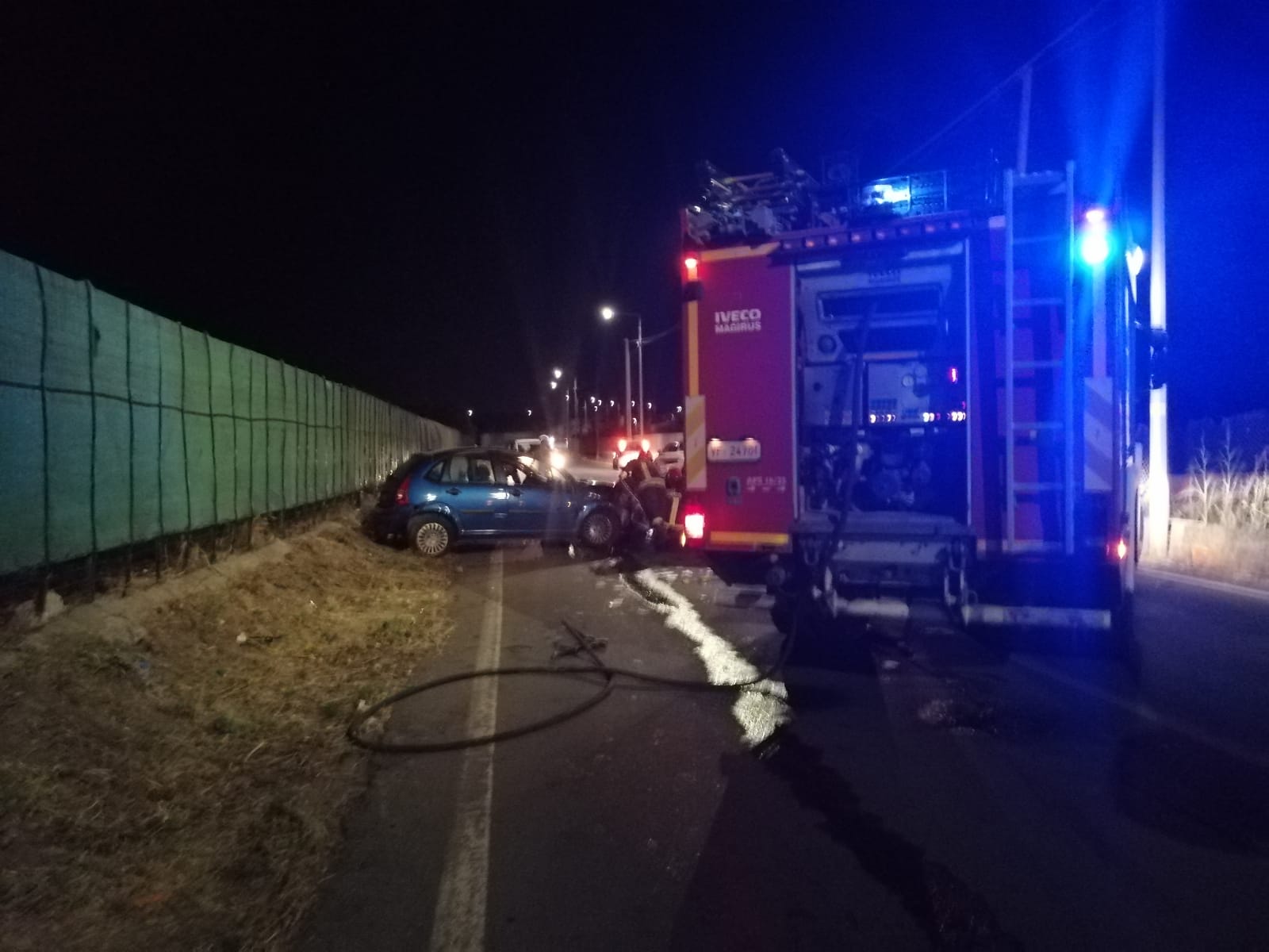 INCIDENTE STRADALE A MOTTA SANT'ANASTASIA, DUE FERITI