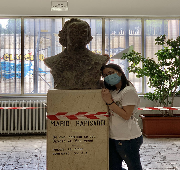 CLAUDIA RISIGLIONELICEO CLASSICO MARIO RAPISARDI