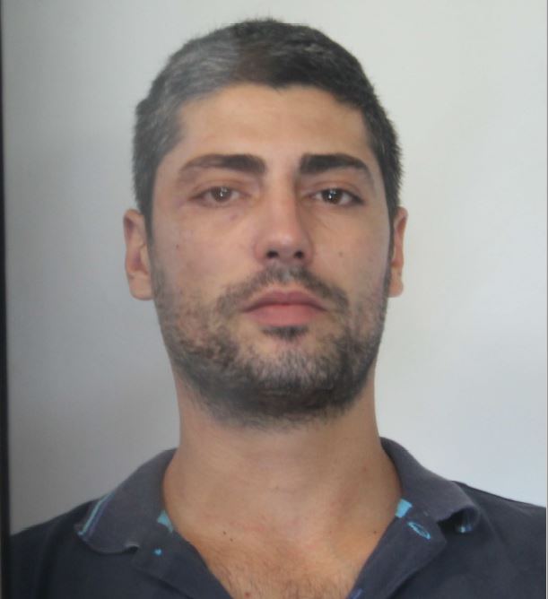 BIANCAVILLESE DETENEVA ARMI DA GUERRA CLANDESTINE E MUNIZIONI: ARRESTATO