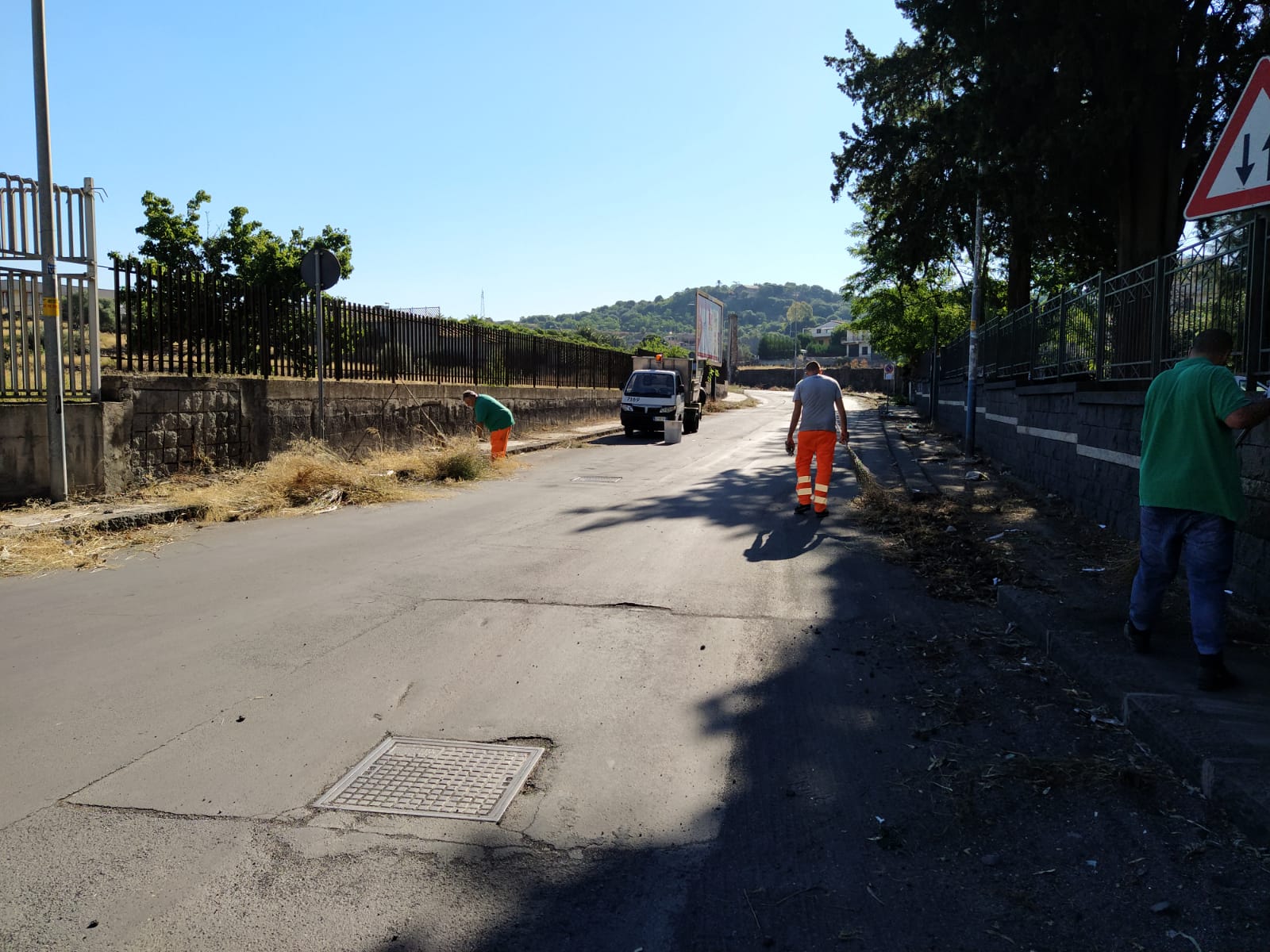 PATERNO’. PULIZIA STRADE, DIVIETI IGNORATI: DIECI MULTE  E DUE RIMOZIONI