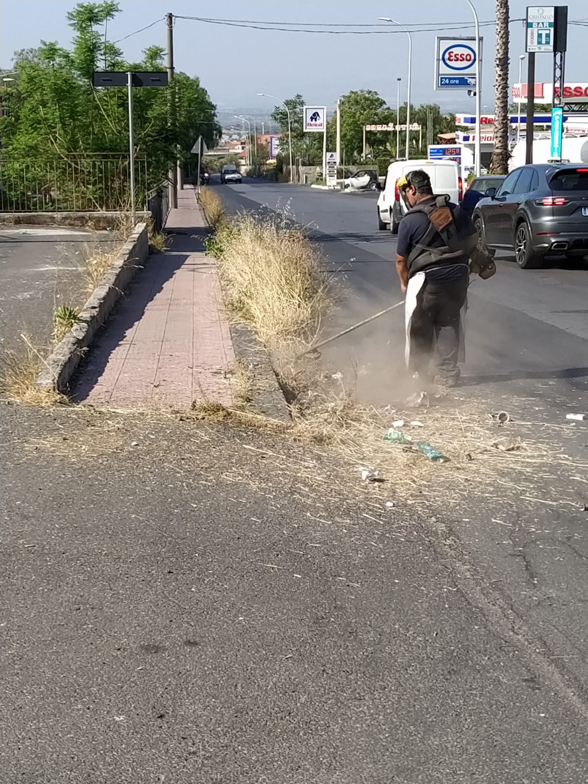 PATERNO’. PULIZIA STRADE, DIVIETI IGNORATI: VENTI MULTE E QUATTRO RIMOZIONI