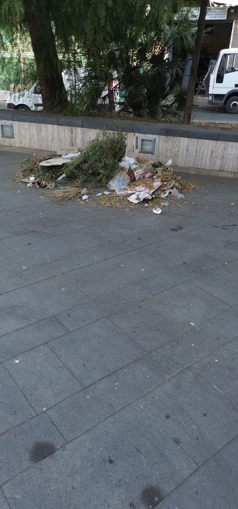 PATERNO’. PULIZIA STRADE, DIVIETI IGNORATI: VENTI MULTE E QUATTRO RIMOZIONI