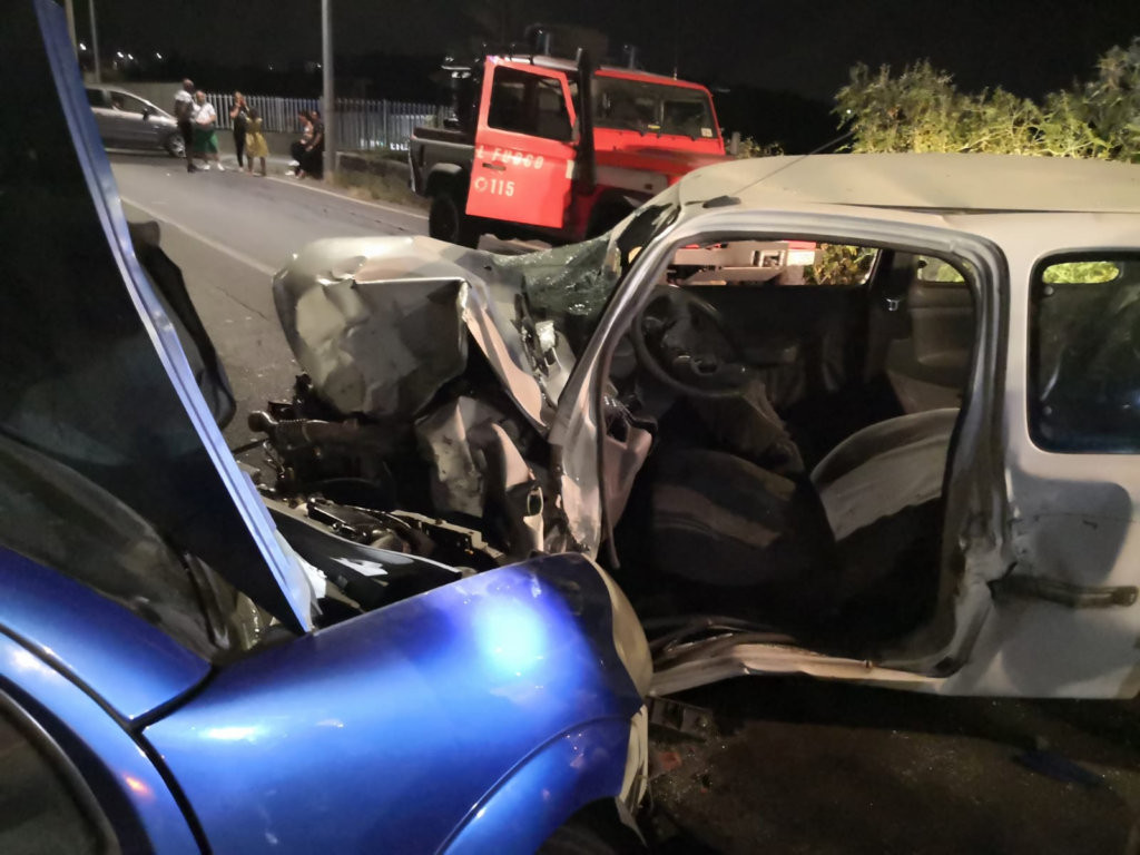 INCIDENTE IERI SERA A MOTTA S.ANASTASIA SCHIANTO TRA DUE AUTO, DUE FERITI