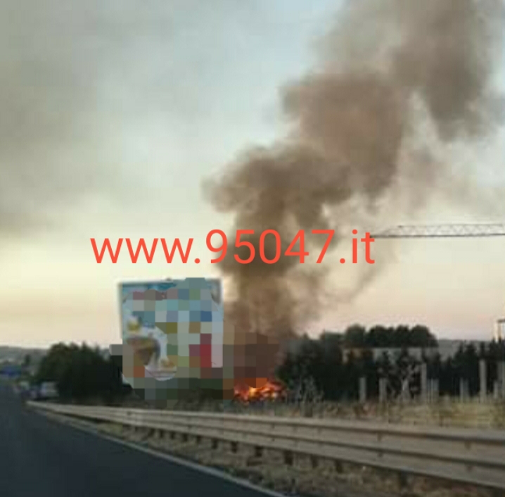 GROSSO INCENDIO IN UNA DITTA DI SMALTIMENTO RIFIUTI INDUSTRIALI NELLA NOTTE