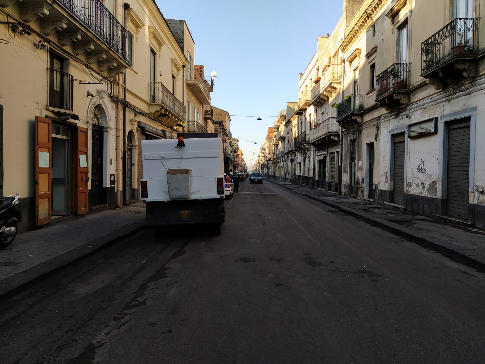 PATERNO’. PULIZIA STRADE, DIVIETI IGNORATI: DICIOTTO MULTE E CINQUE RIMOZIONI