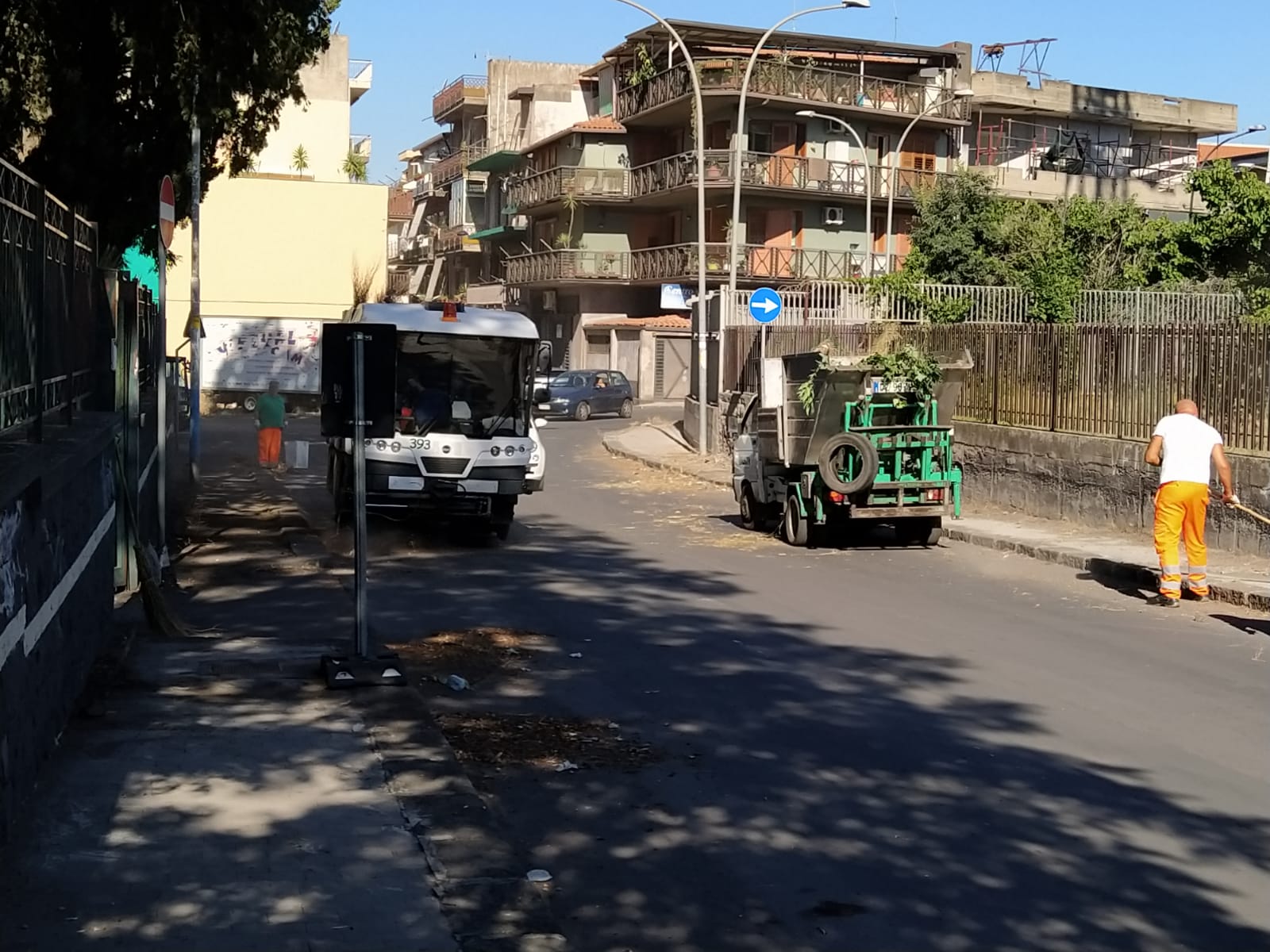 PATERNO’. PULIZIA STRADE, DIVIETI IGNORATI: DIECI MULTE  E DUE RIMOZIONI