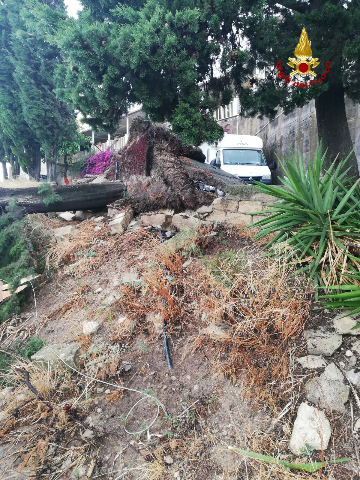BOMBA D'ACQUA E TROMBA D'ARIA, TRA RAMACCA E SCORDIA