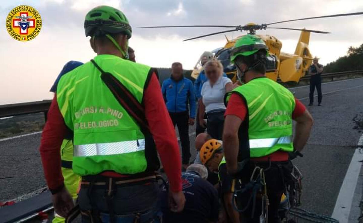 TURISTA MILANESE PRECIPITA ALL’INTERNO DI UNA GROTTA DELL’ETNA - 