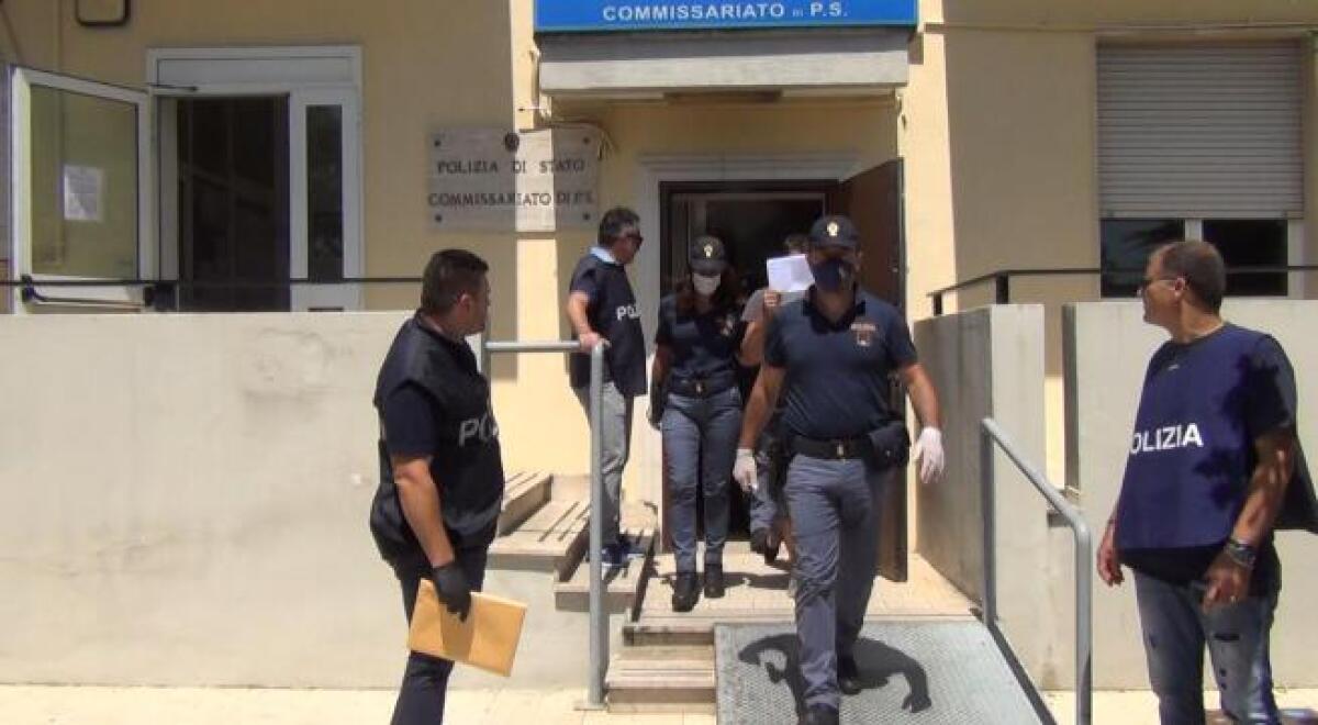 TARANTO: FINGE UN MALORE, ENTRA IN CASA DI UNA 95ENNE E LA VIOLENTA, ARRESTATO 33ENNE - 