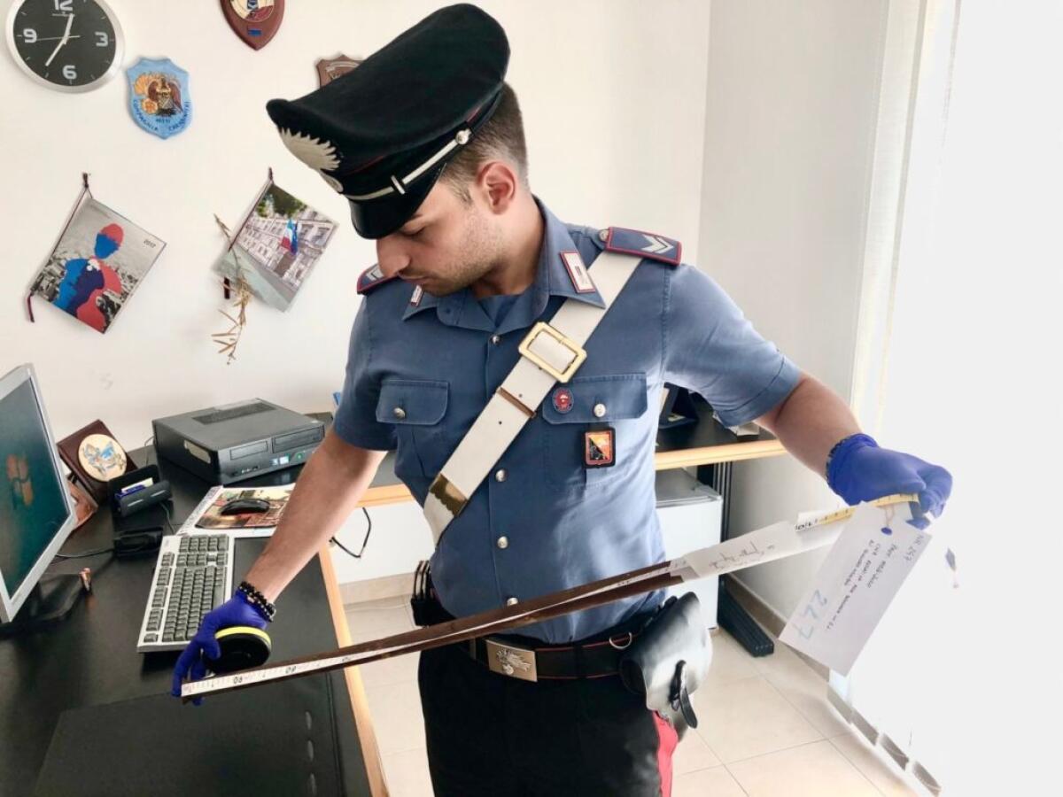 BRONTE: ARMATO DI SPRANGA AGGREDISCE DUE PERSONE PER UN PARCHEGGIO CONTESO, DUE FERITI - 