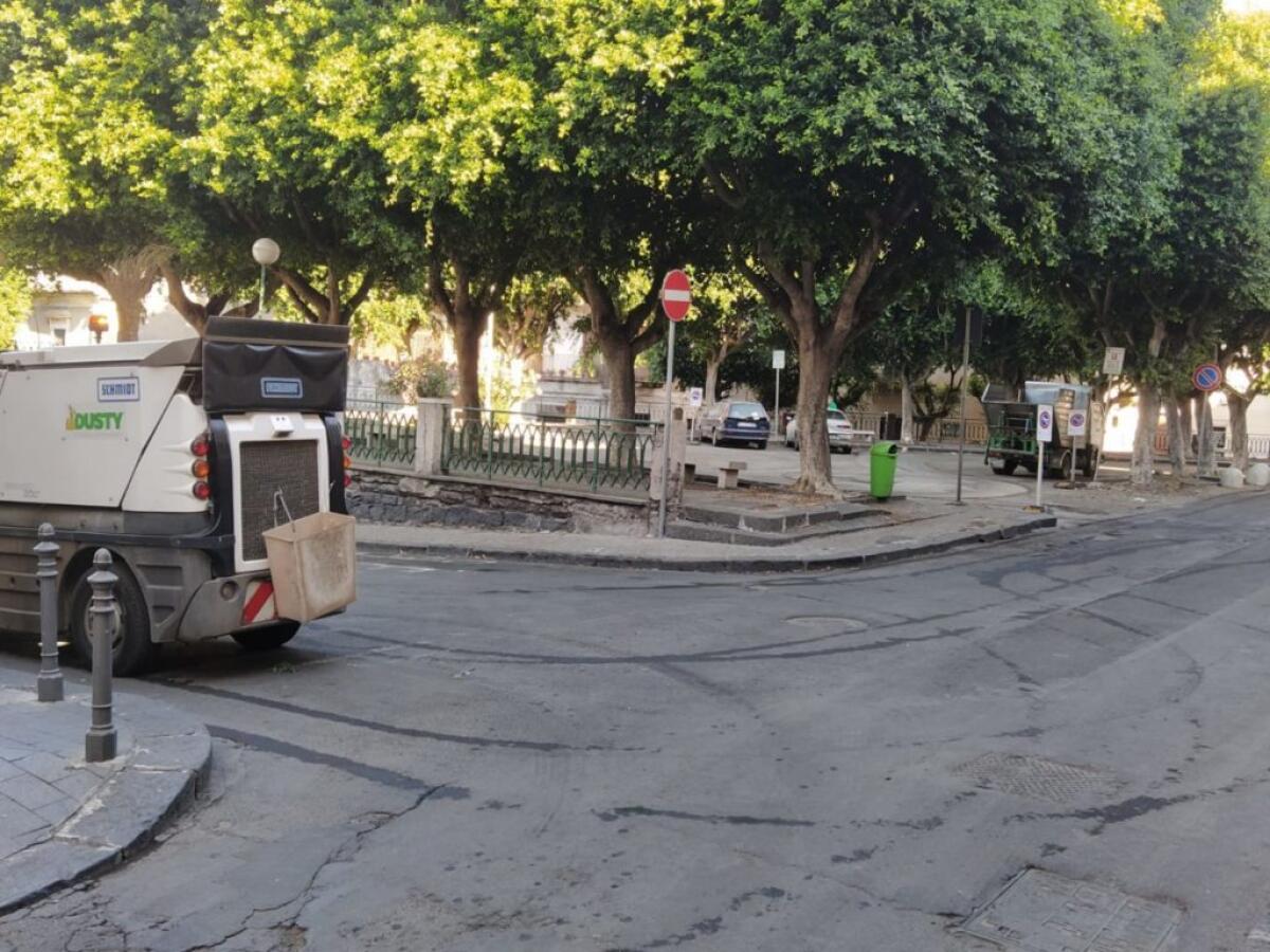 PATERNO’. PULIZIA STRADE, DIVIETI IGNORATI: VENTI MULTE E CINQUE RIMOZIONI - 