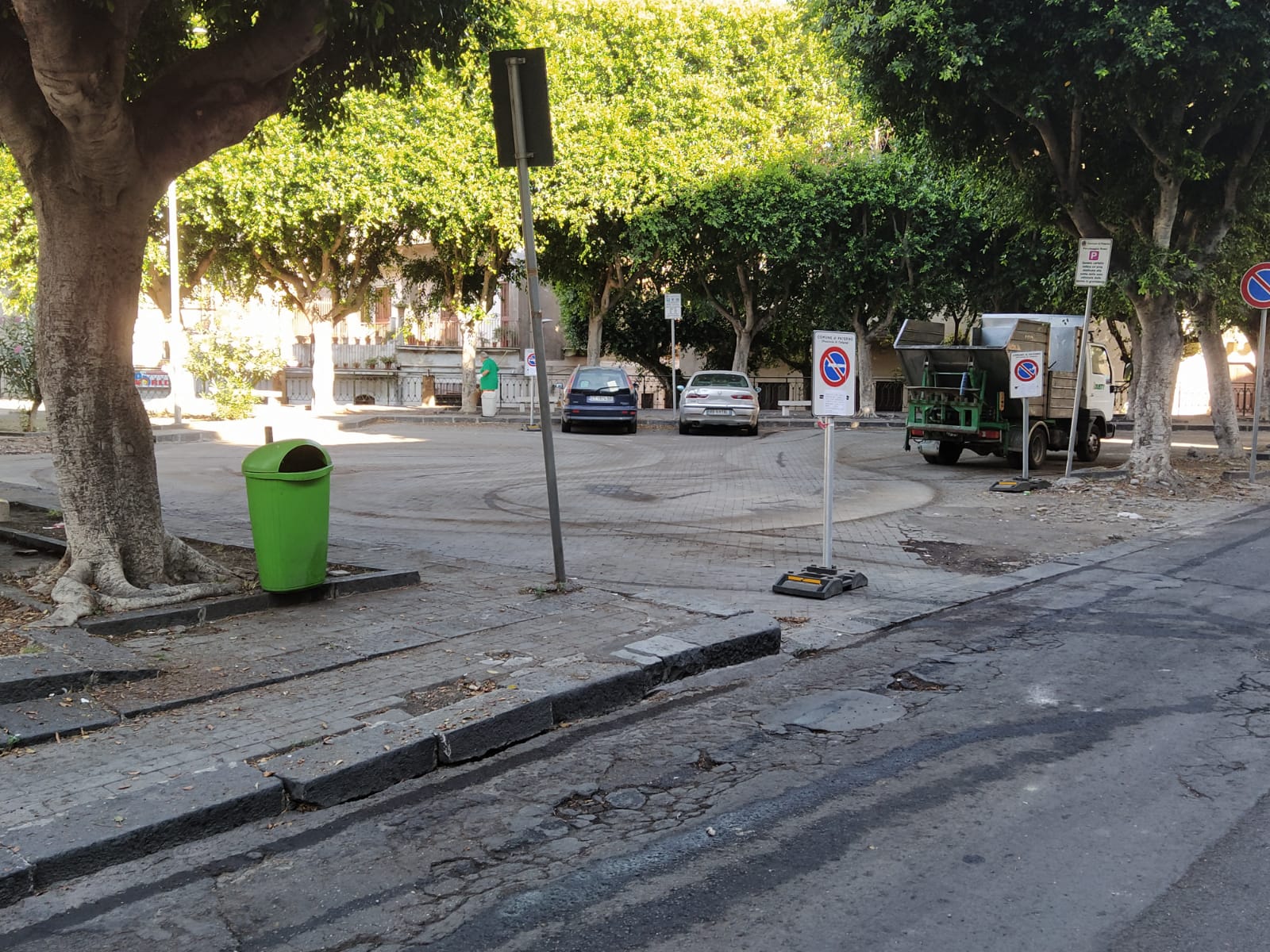 PATERNO’. PULIZIA STRADE, DIVIETI IGNORATI: VENTI MULTE E CINQUE RIMOZIONI