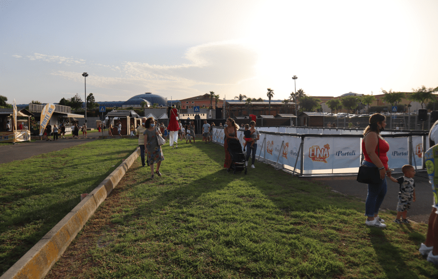 ETNA VILLAGE, INAUGURATO IL PARCO CON TANTE ATTRAZIONI – LE FOTO E IL VIDEO