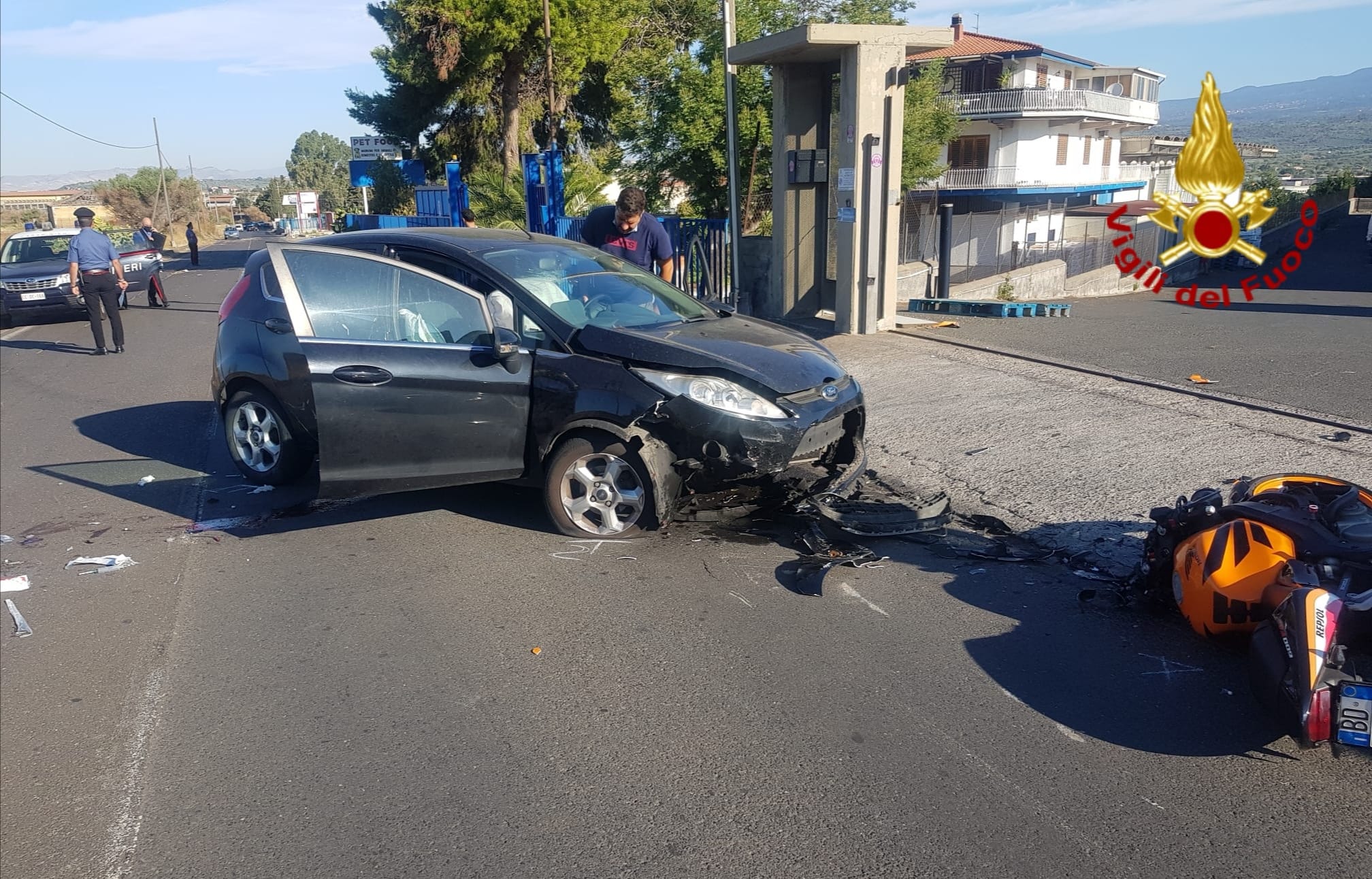 SCONTRO AUTO MOTO A VALCORRENTE, UN FERITO GRAVE