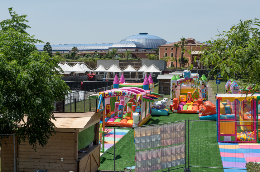 ETNA VILLAGE, INAUGURATO IL PARCO CON TANTE ATTRAZIONI – LE FOTO E IL VIDEO