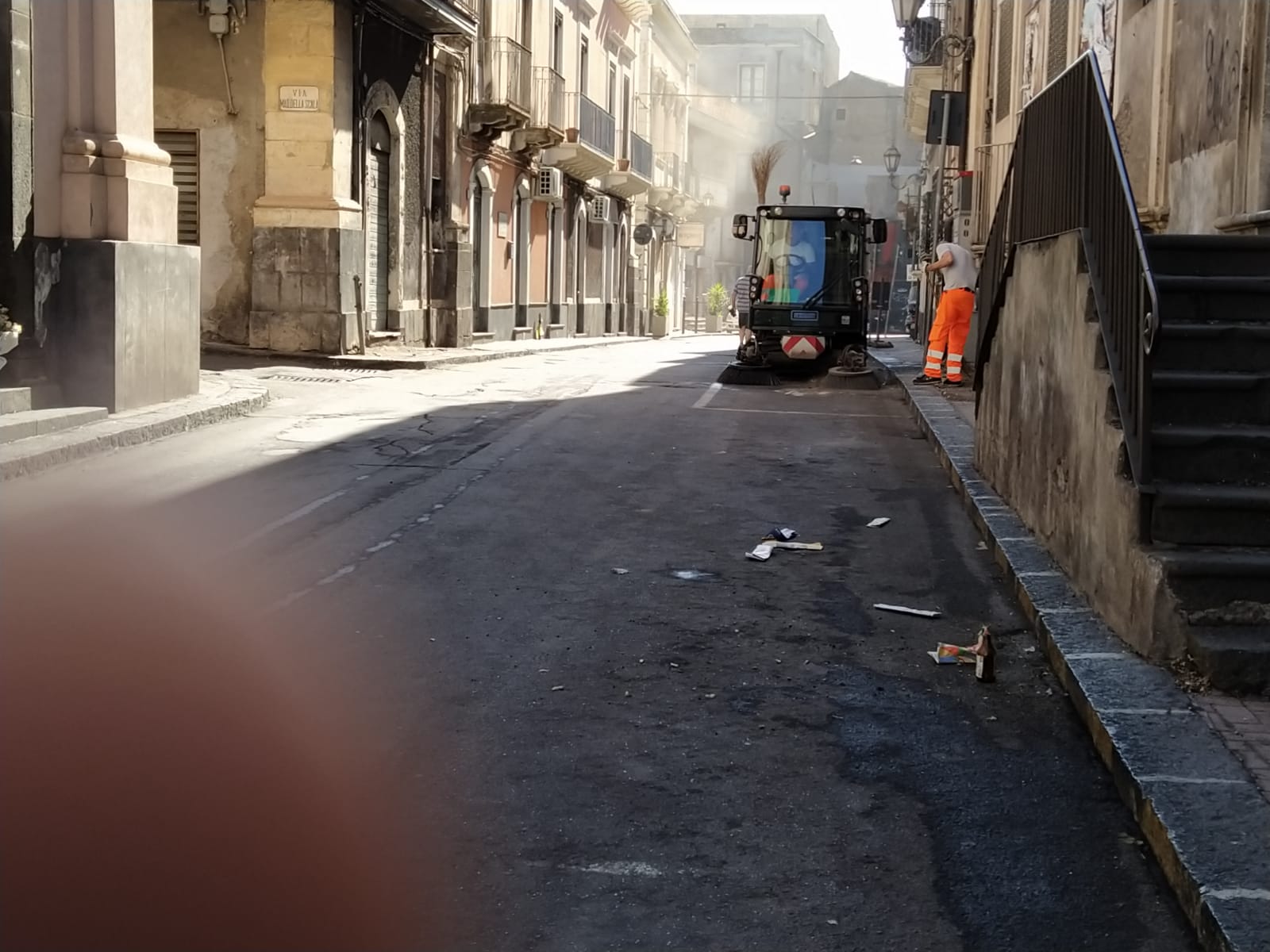 PATERNO’. PULIZIA STRADE, DIVIETI IGNORATI: VENTI MULTE E CINQUE RIMOZIONI