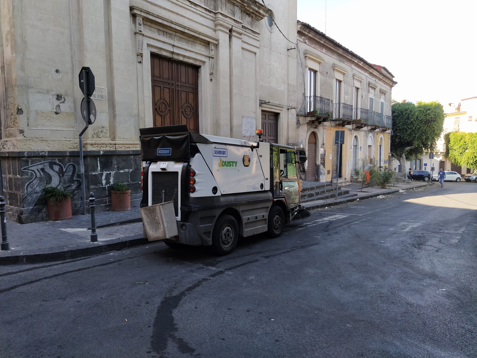 PATERNO’. PULIZIA STRADE, DIVIETI IGNORATI: VENTI MULTE E CINQUE RIMOZIONI