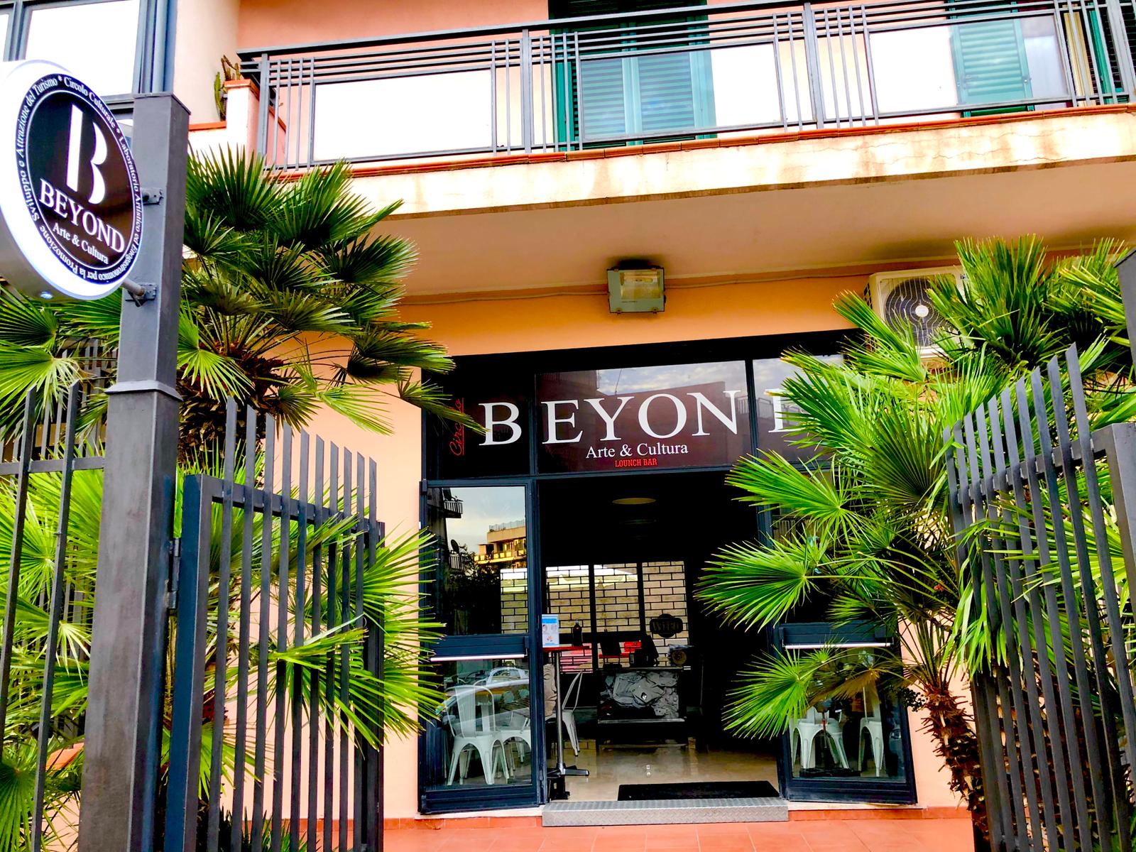 BEYOND LOCATION DEI VIP, ALVIERO MARTINI E LICIA NUNEZ.