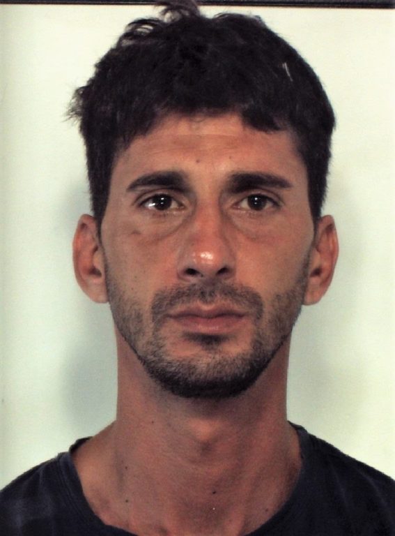 CATANIA. SCEGLIE LA“SPIAGGIA DELL’AVVERSARIO”: LADRO PRESO MENTRE RUBA AL LIDO DEI CARABINIERI