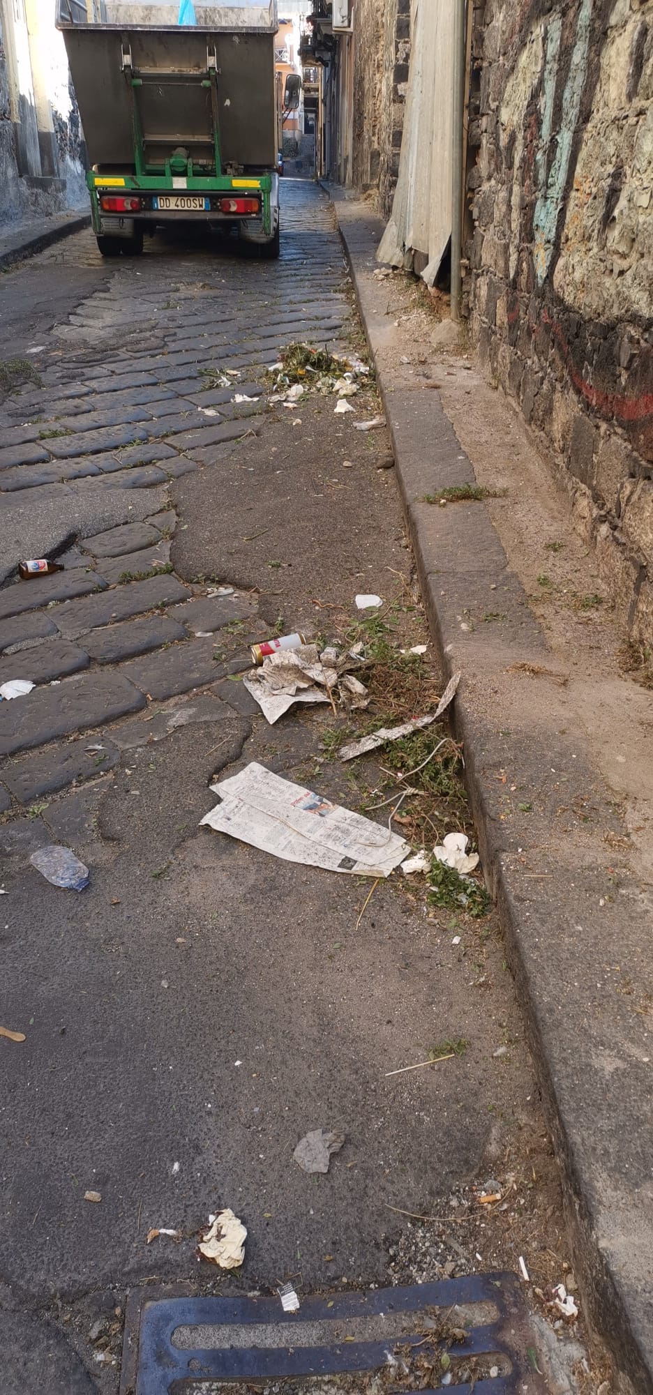 PATERNO’. PULIZIA STRADE, DIVIETI IGNORATI: VENTI MULTE E CINQUE RIMOZIONI