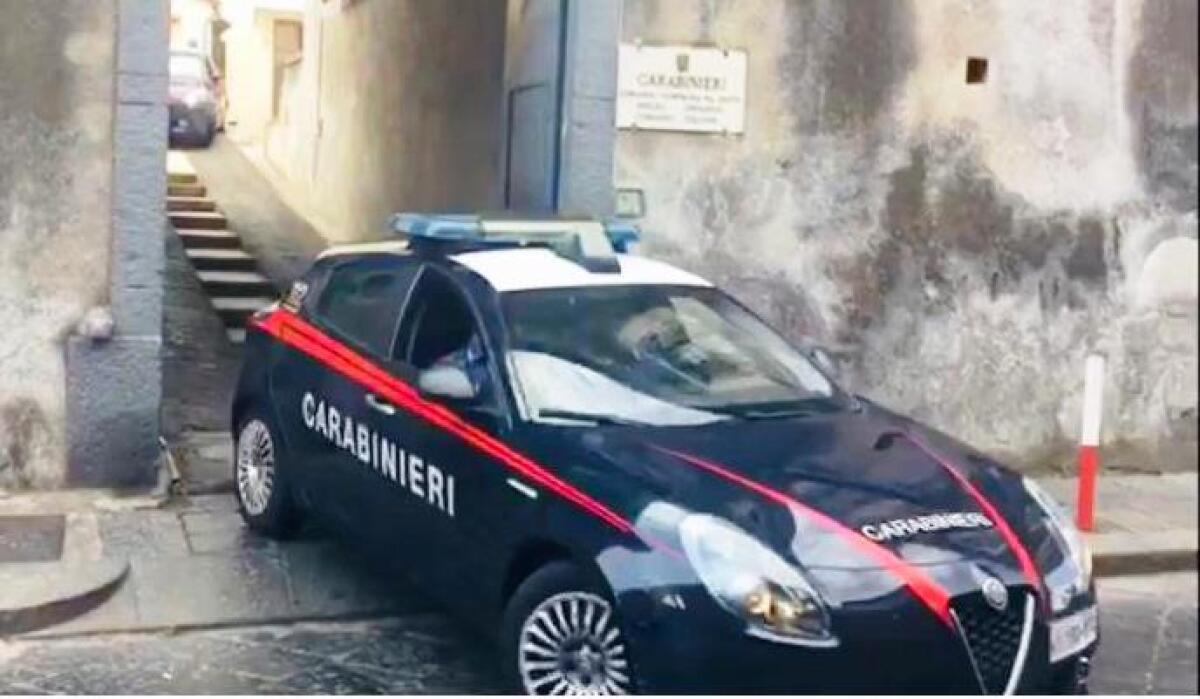 CATANIA. RUBA IL CELLULARE AL BARISTA CHE GLI STA PREPARANDO IL CAFFÈ: DENUNCIATO - 