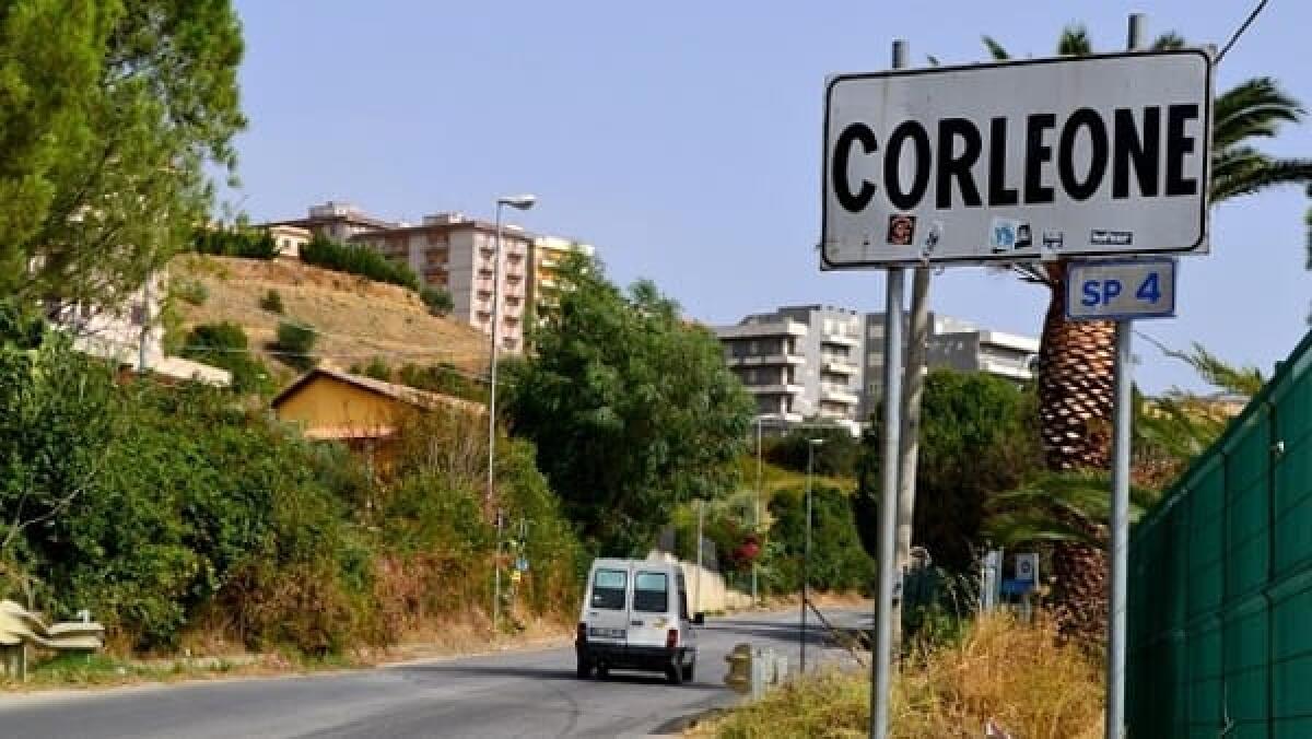 8 PERSONE POSITIVE DOPO MATRIMONIO A CORLEONE, IL SINDACO CHIUDE SCUOLE - 