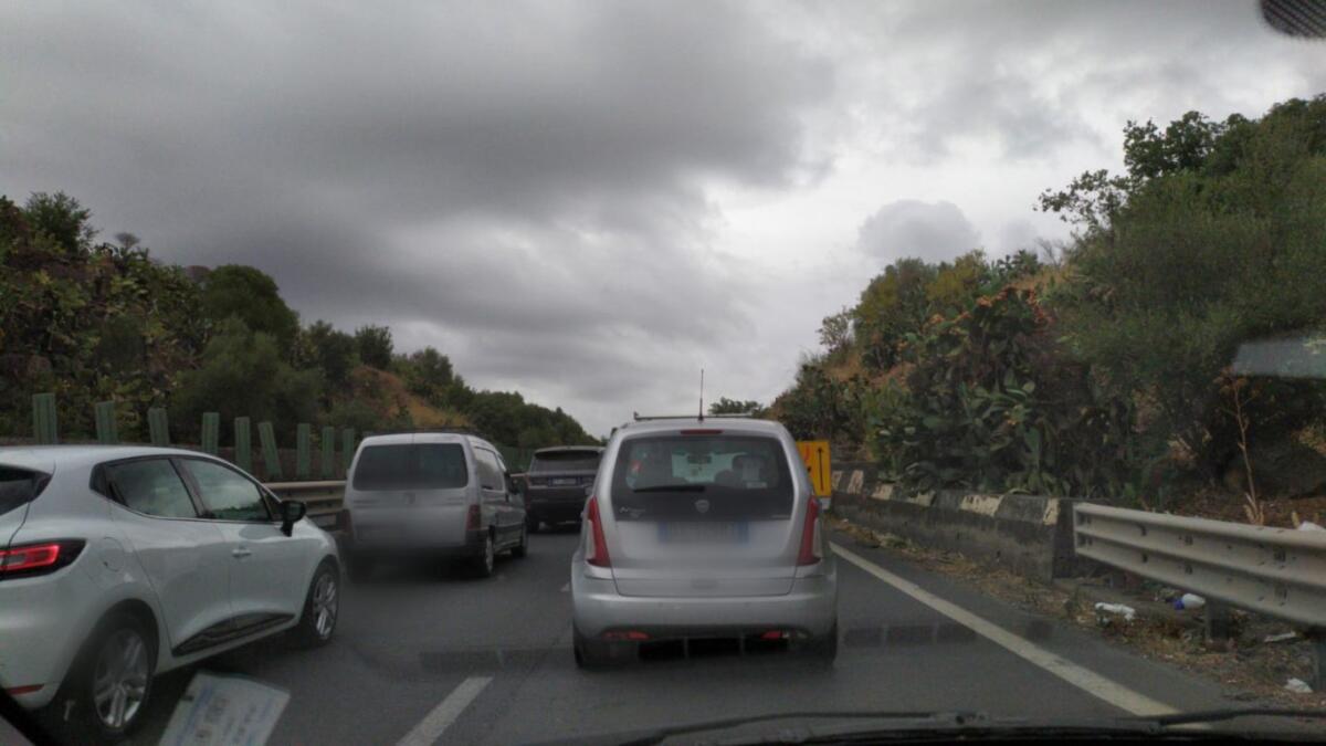 TRAFFICO RALLENTATO A CAUSA DEI LAVORI SULLA SS121 NEI PRESSI SVINCOLO PATERNO' - 