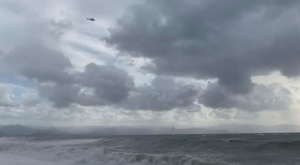 MILAZZO, SI TUFFA IN MARE PER SALVARE UN RAGAZZO:  LO SALVA, ORA LUI È DISPERSO - 