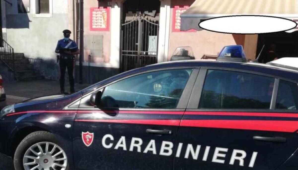 PATERNÒ RISSA CON SPRANGHE E BOTTIGLIE: 5 GIOVANI DENUNCIATI, ANCHE MINORENNI - 