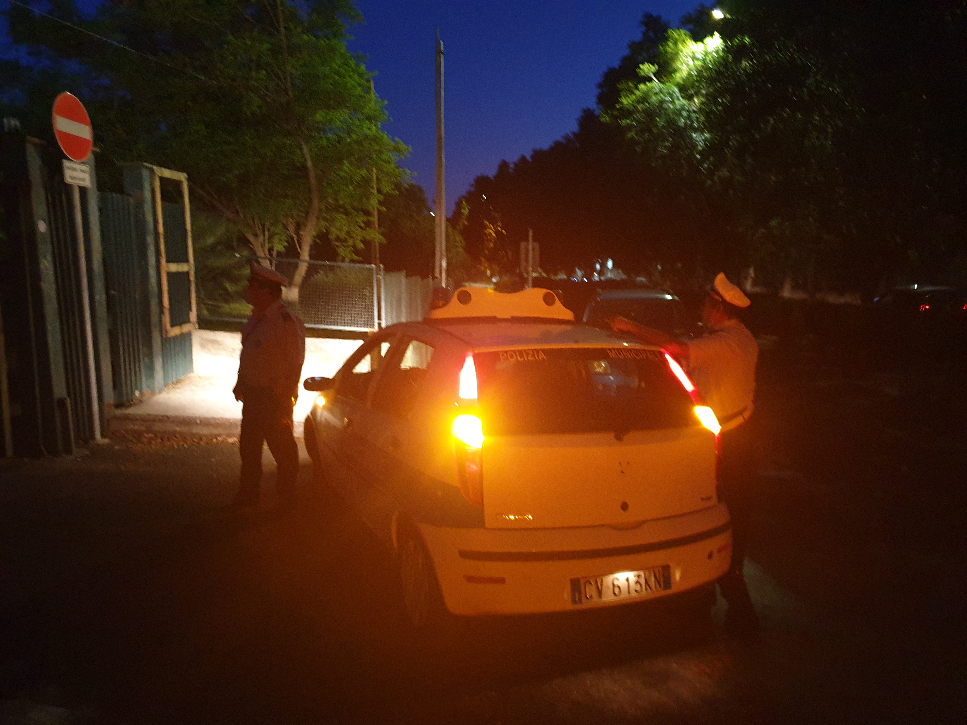 INCENDIO ALLA SCUOLA DON MILANI DI PATERNÒ, GRAVI DANNI