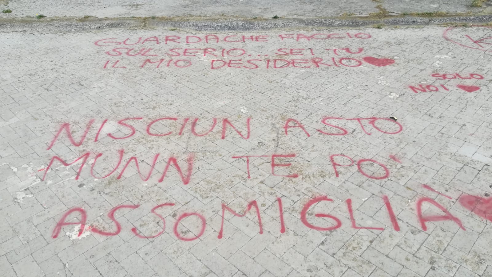 PATERNO'- VANDALO "INNAMORATO" SULLA COLLINA STORICA