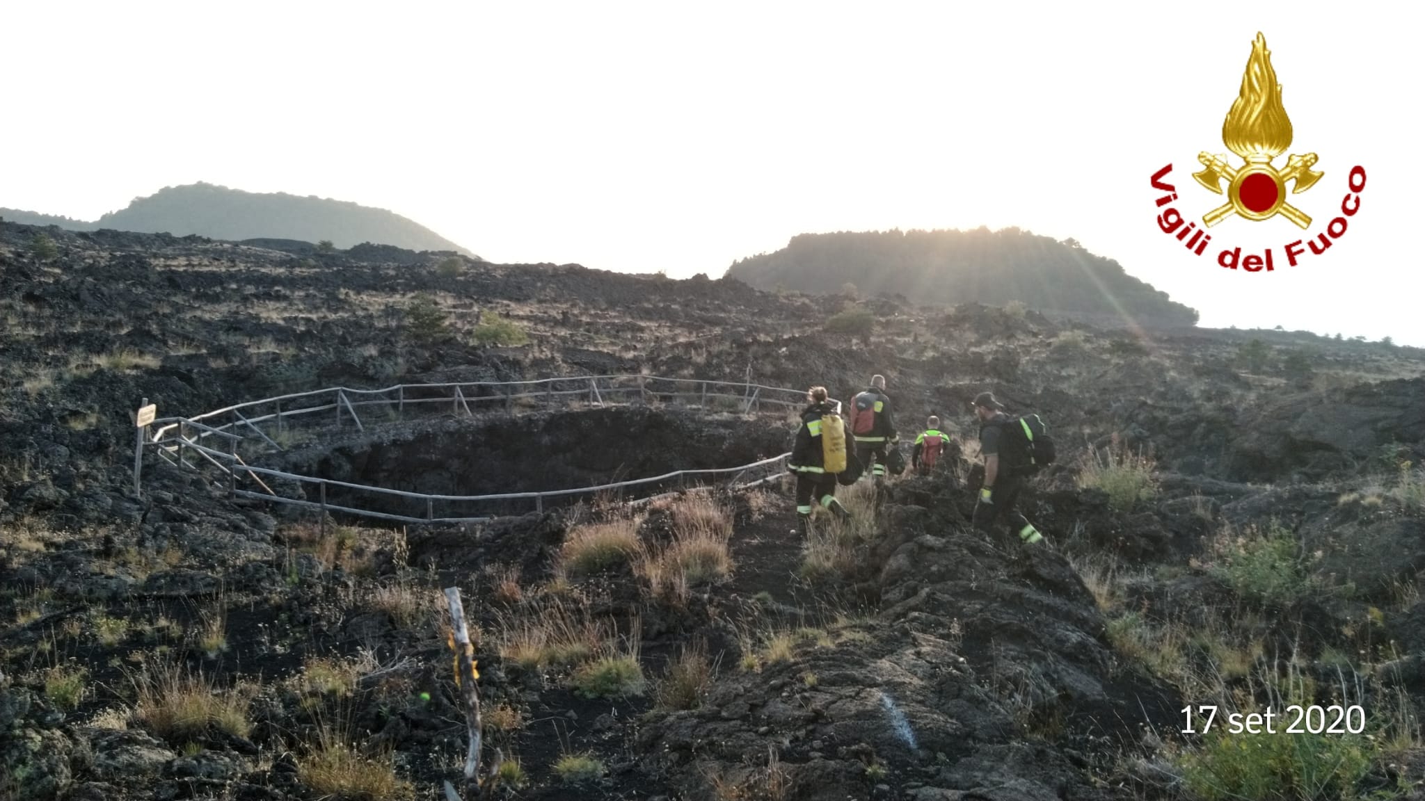 BRONTE: CAPRETTE CADUTE IN UNA VORAGINE SALVATE DAI VIGILI DEL FUOCO