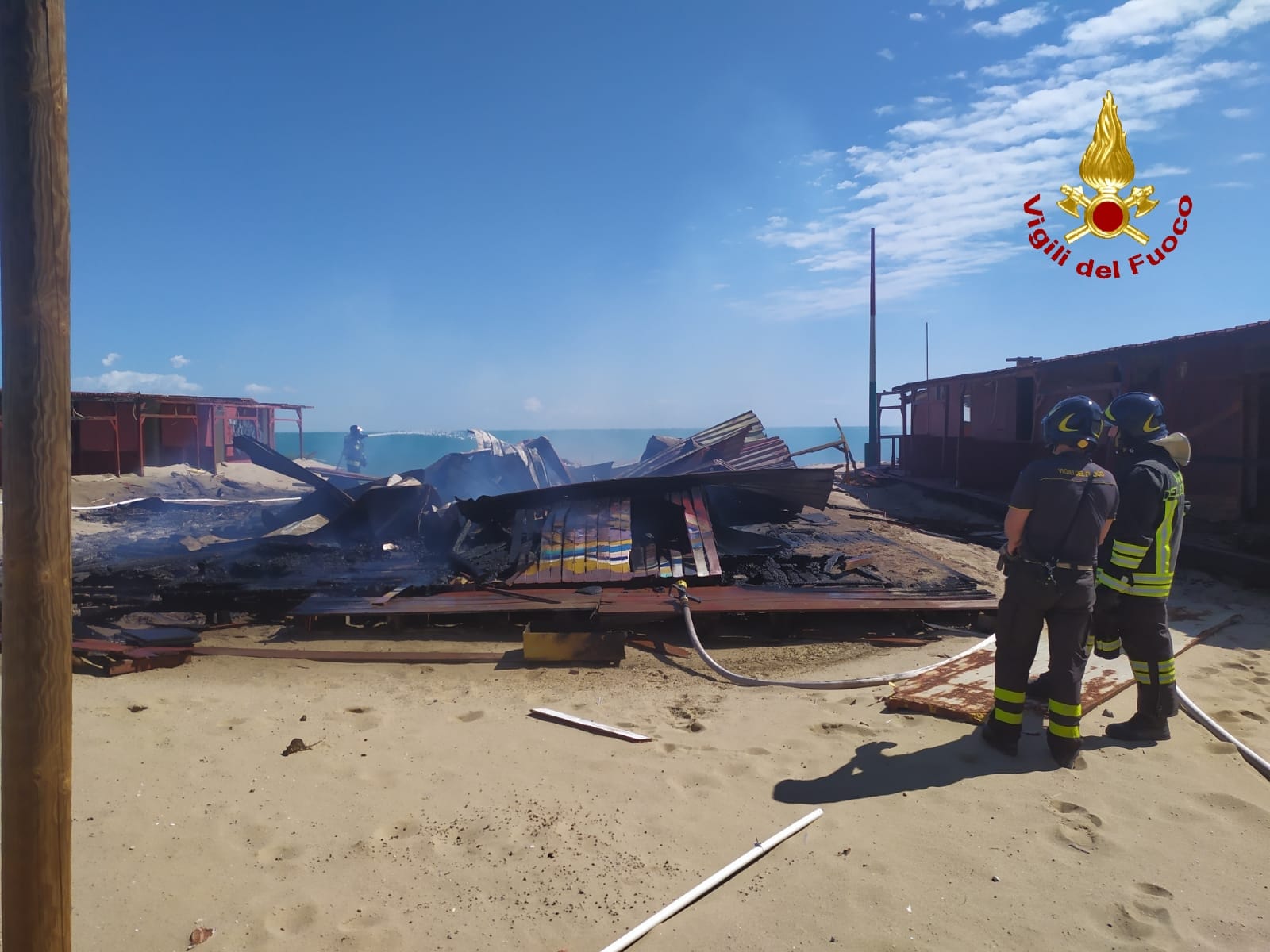 Catania, incendio di cabine all’interno di un Lido a Vaccarizzo