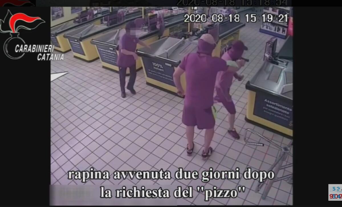 COMMERCIANTE DENUNCIA ESTORSIONI: 18 ARRESTI , COINVOLTI PATERNESI - FOTO E VIDEO - 