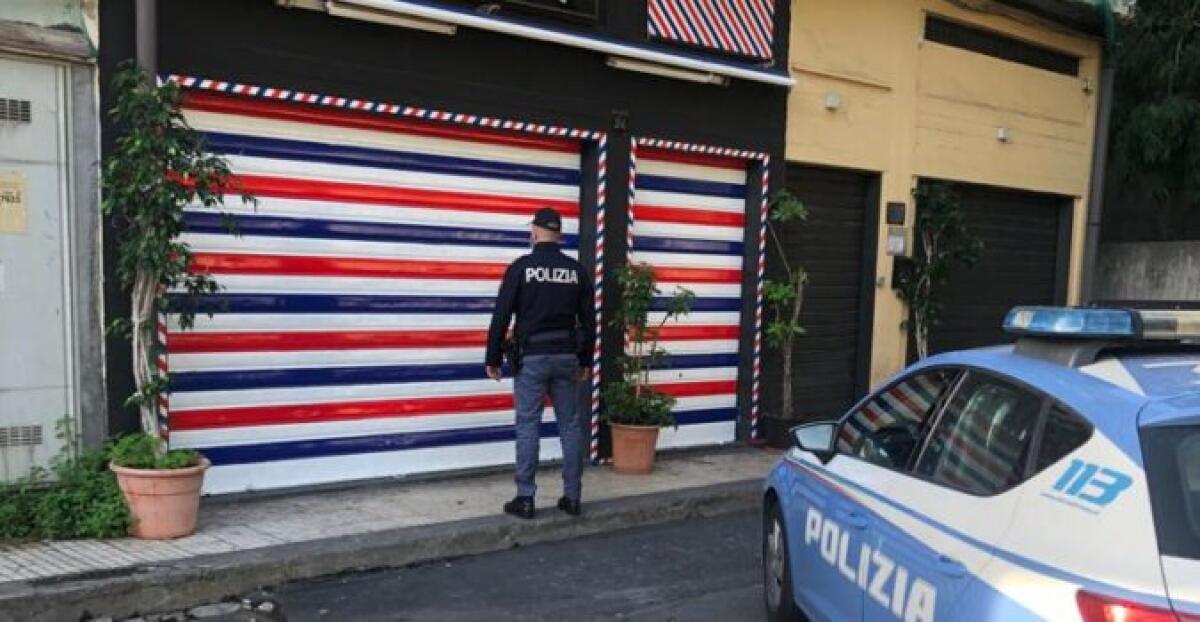 CATANIA: CHIUSO BARBIERE E SANZIONATI TITOLARE, DIPENDENTI E CLIENTI, ERANO SENZA MASCHERINA - 