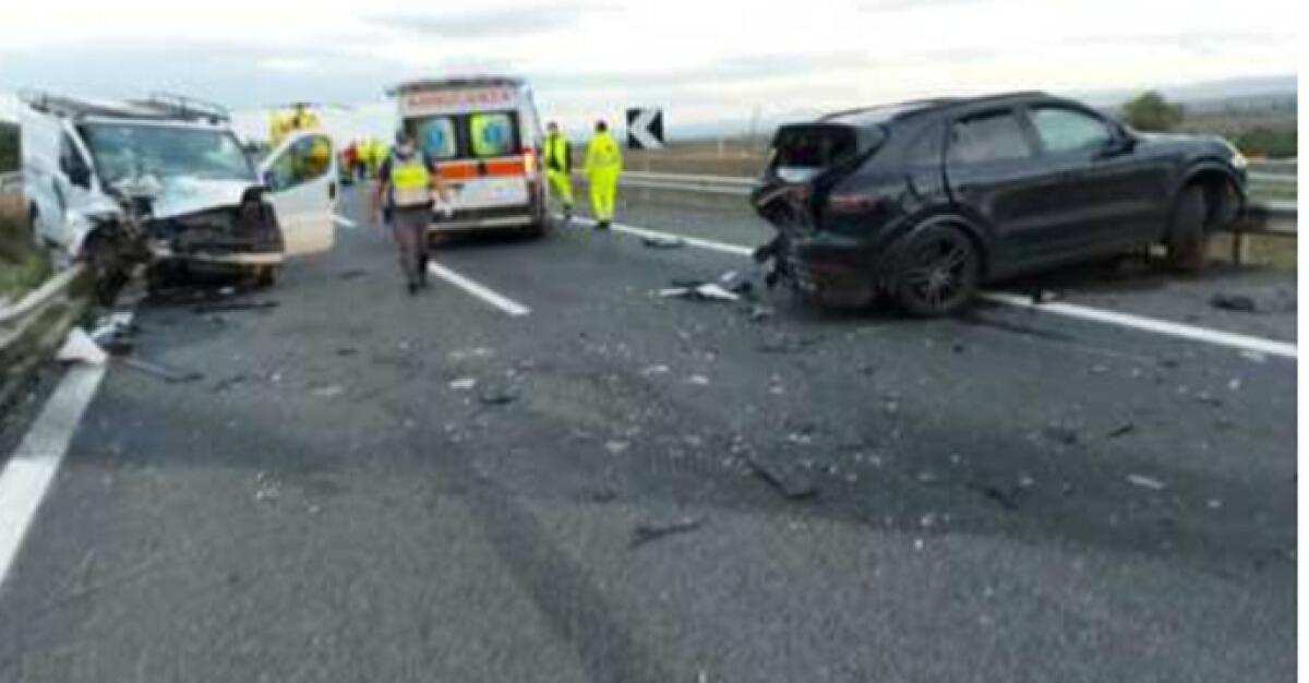 GRAVISSIMO INCIDENTE SULL'A19 A SFERRO, UN MORTO E DUE FERITI - 