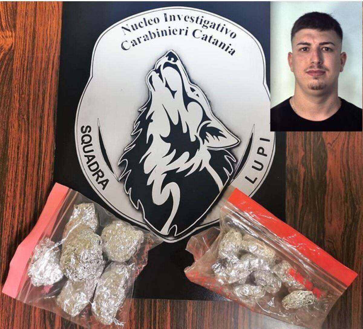 CATANIA. ARRESTANO SPACCIATORE, CONSEGNAVA LE DOSI IN BICICLETTA - 