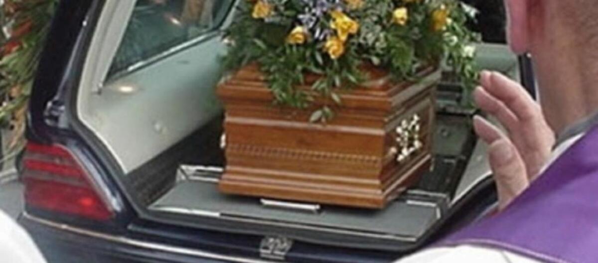 CARRO FUNEBRE CON BARA DENTRO NON ASSICURATO AD AGRIGENTO, SEQUESTRATO - 