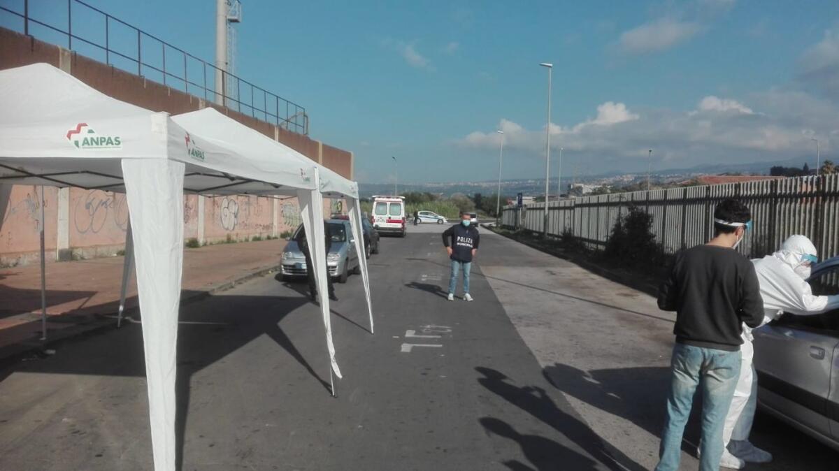 PATERNO': INZIATA QUESTA MATTINA SCREENING DEI TAMPONI RAPIDI IALLA POPOLAZIONE SCOLASTICA DELLE SCUOLE SUPERIORI DI PATERNÒ - 