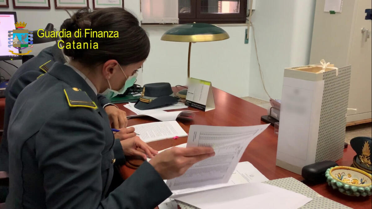 CATANIA: VERIFICA FISCALE NEI CONFRONTI DI UN NOTO PROFESSIONISTA DI CATANIA CON STUDIO IN CENTRO. CONTESTATE VIOLAZIONI PER OLTRE 150 MILA EURO. - 