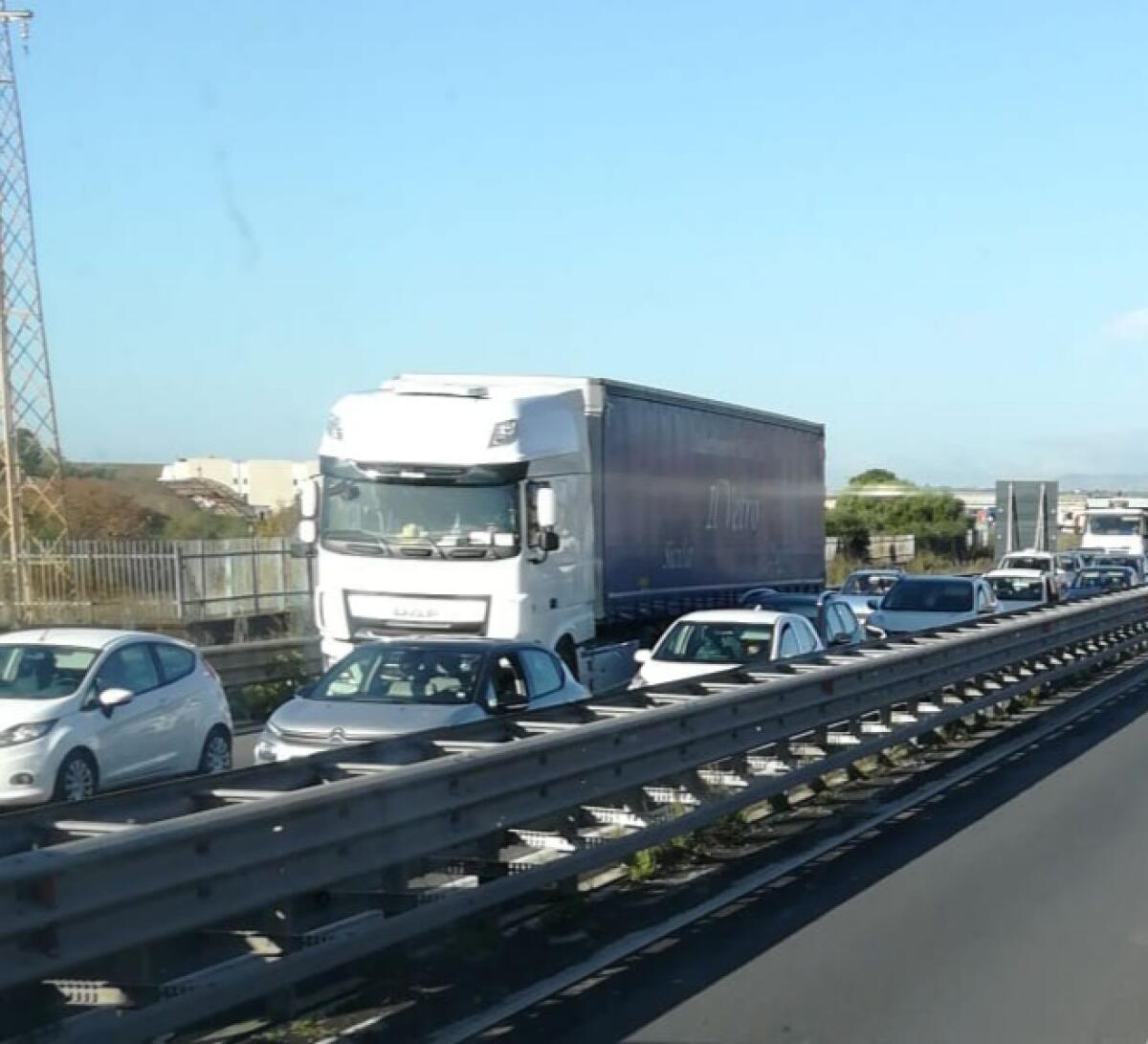 INCIDENTE SULLA SS121 A PIANO TAVOLA, LUNGHE FILE - 