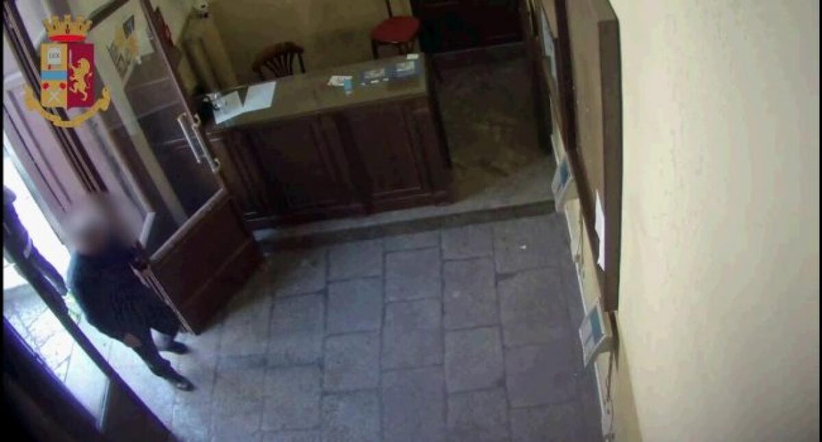 TIMBRAVANO (ANCHE TRE CARTELLINI ALLA VOLTA), POI SE NE ANDAVANO: 47 INDAGATI ALL'ORCHESTRA SINFONICA“ - 