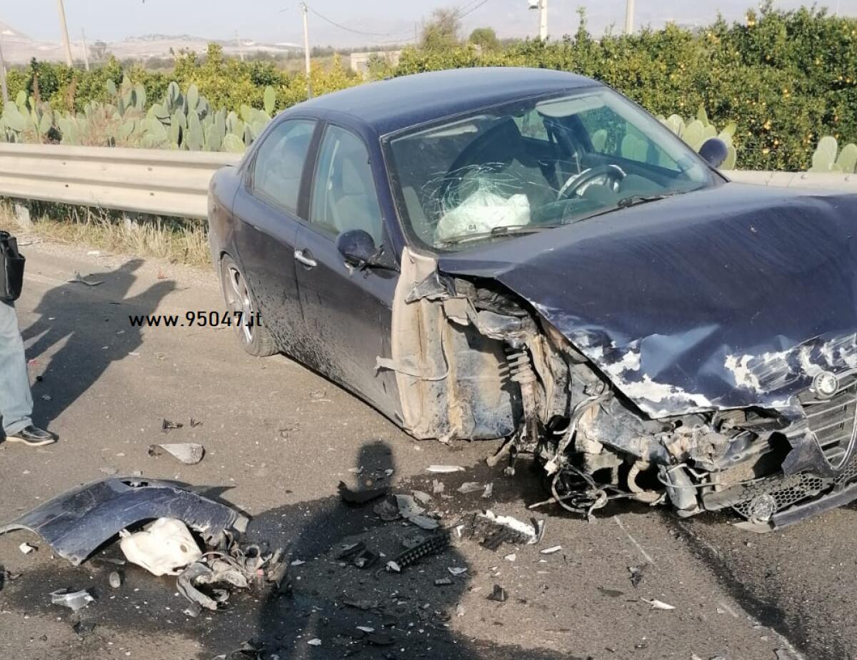 SCONTO AUTOCARRO -AUTOVETTURA SULLA CATANIA GELA, NEI PRESSI DI RAMACCA - 