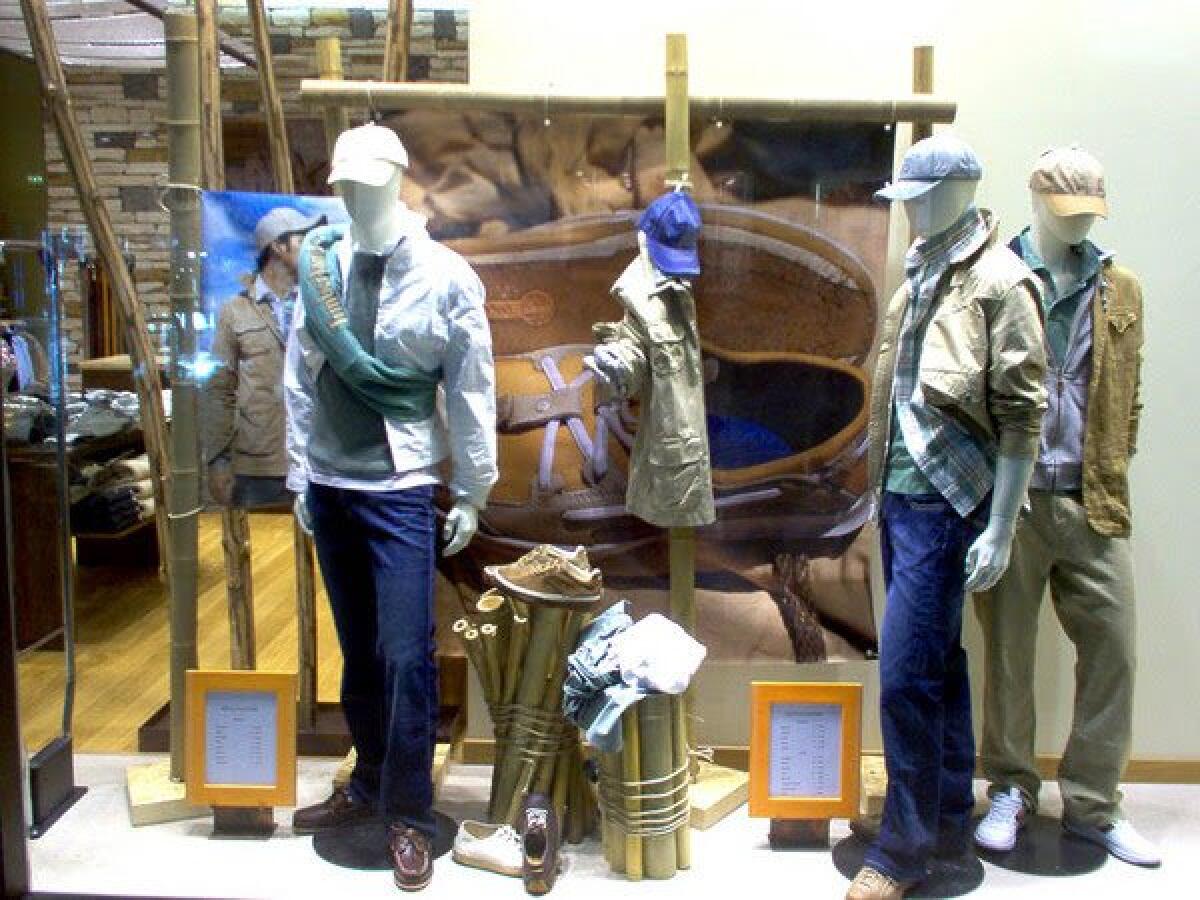 DPCM, MUSUMECI TOGLIE IL DIVIETO: IN SICILIA LA DOMENICA NEGOZI APERTI ANCHE OLTRE LE 14 - 