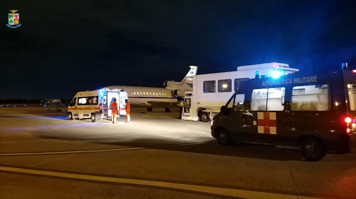 CATANIA, NEONATA DI DUE GIORNI IN FIN DI VITA TRASPORTATA A ROMA SU UN FALCON DELL'AERONAUTICA - 