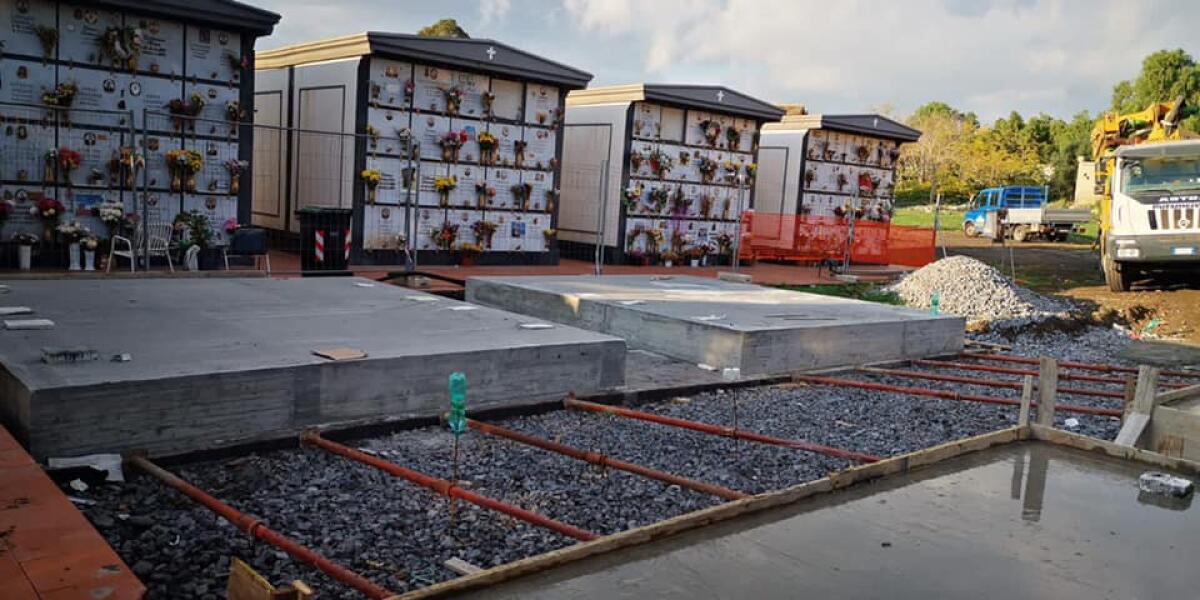 PATERNÒ - PARTITI I LAVORI DEI NUOVI LOCULI AL CIMITERO NUOVO. LAVORI ANCHE AL CIMITERO MONUMENTALE - 
