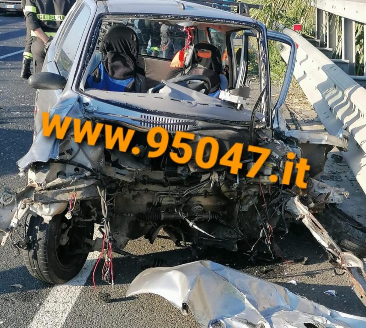 GRAVISSIMO INCIDENTE STRADALE SULLA CATANIA GELA, ALMENO UNA VITTIMA - 