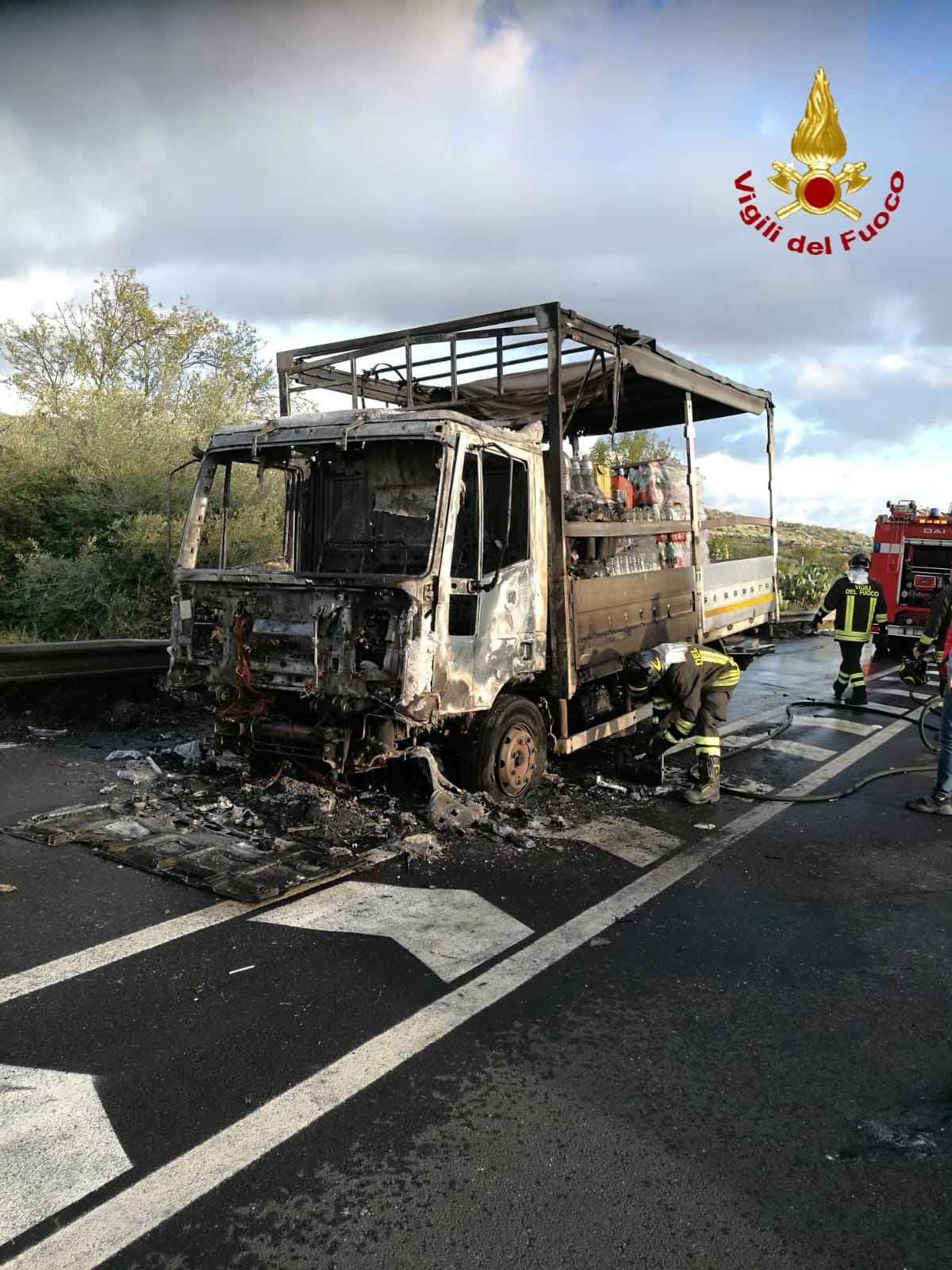 AUTOCARRO IN FIAMME SULLA SS284 TRA BIANCAVILLA E ADRANO