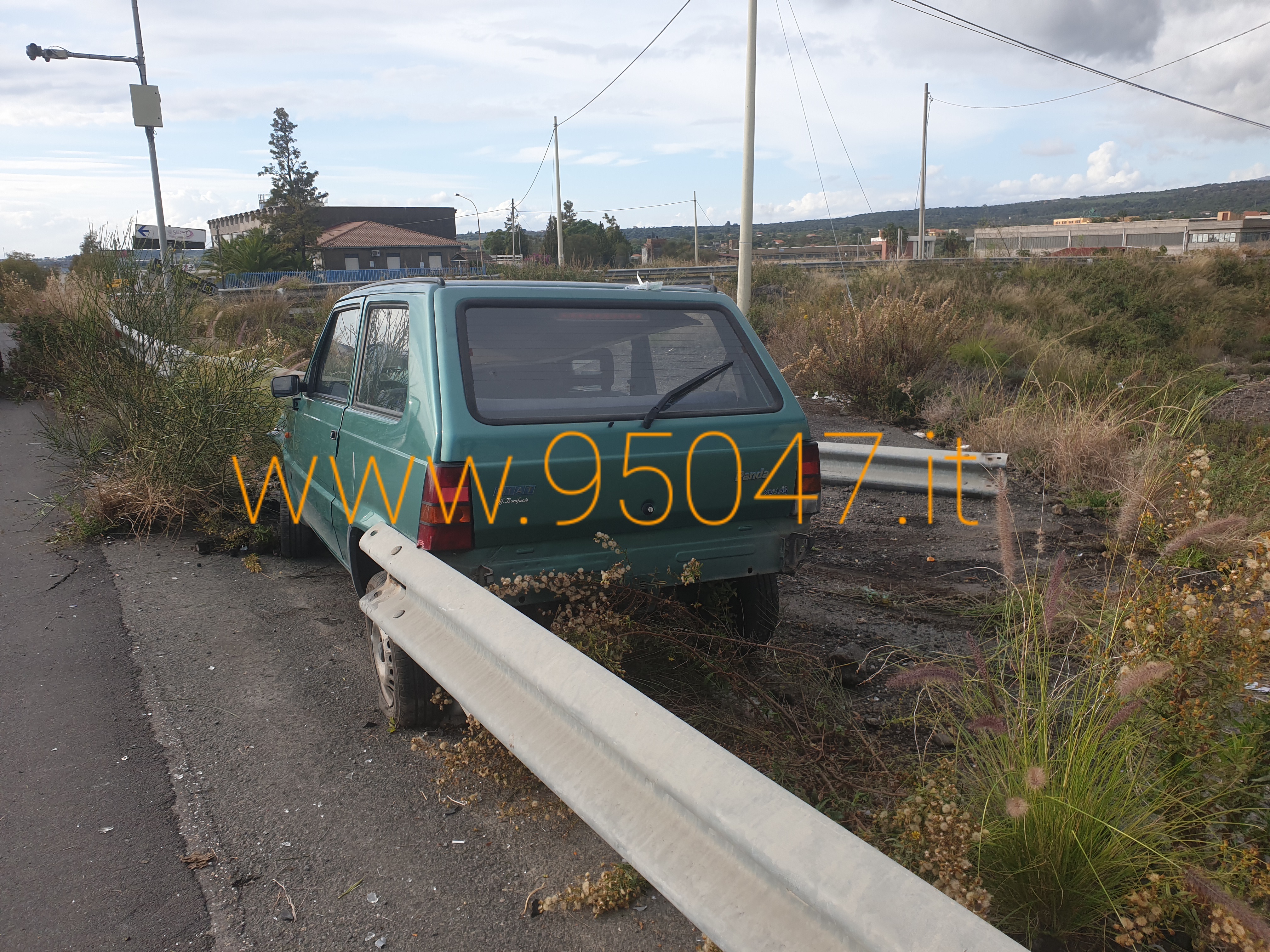 SCONTRO TRA DUE AUTO A PIANO TAVOLA  FERITA UNA DONNA, IN ELISOCCORSO AL CANNIZZARO