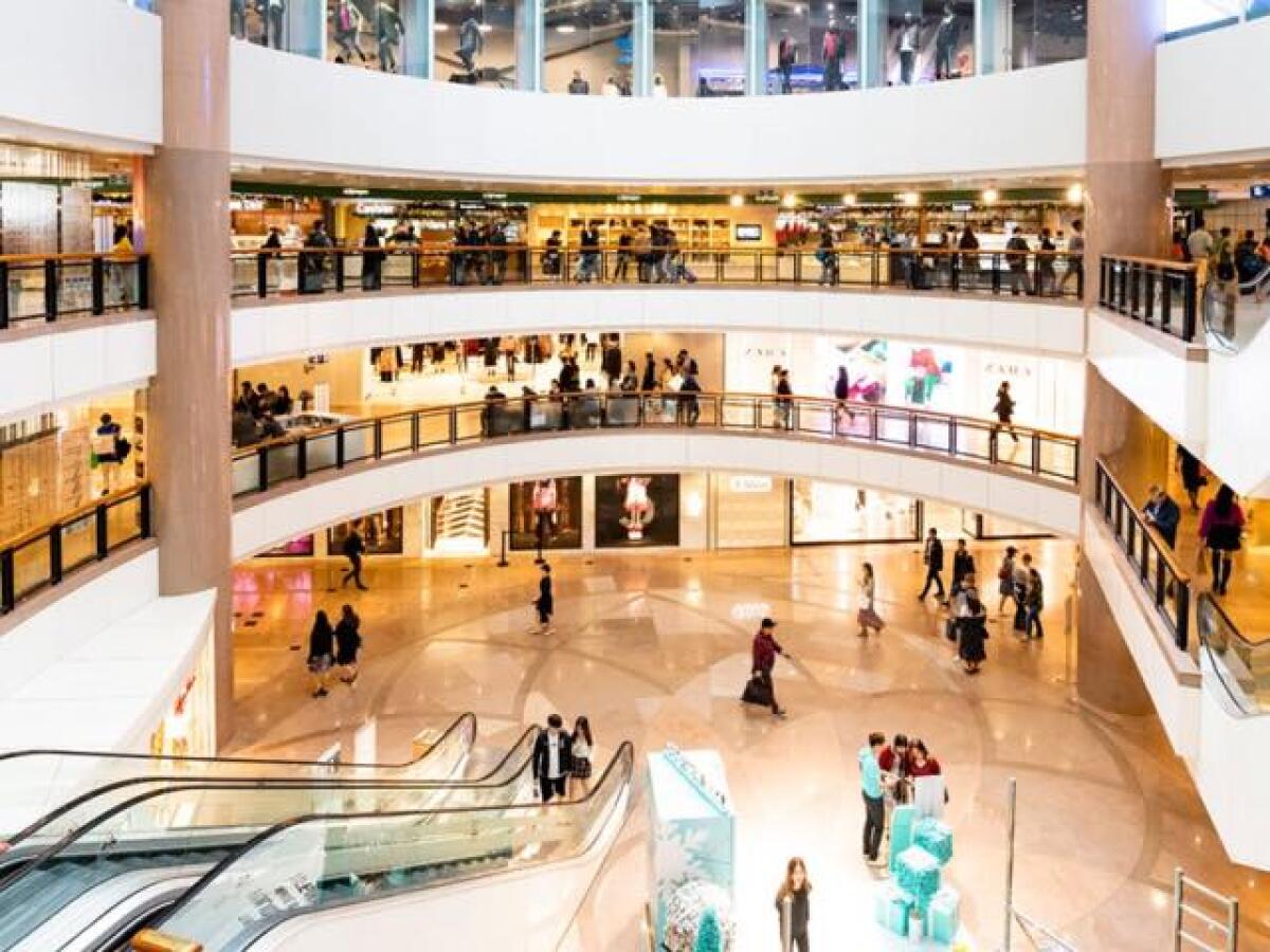 NEGOZI DEI CENTRI COMMERCIALI APERTI NONOSTANTE IL DIVIETO: SANZIONI PER I TITOLARI - 